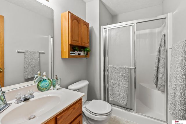 16502 Burdette Street, Omaha, NE 68116