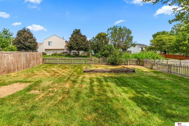 16502 Burdette Street, Omaha, NE 68116