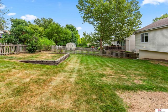 16502 Burdette Street, Omaha, NE 68116