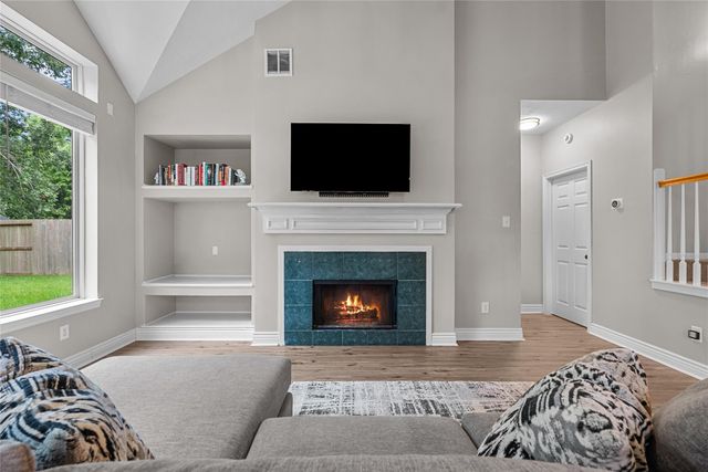 2111 Village Dale Avenue, Houston, TX 77059