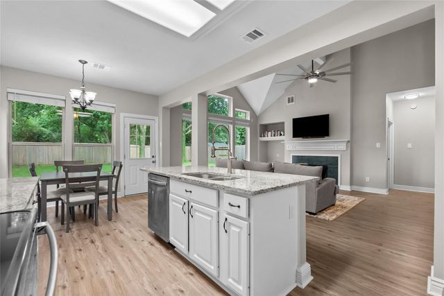 2111 Village Dale Avenue, Houston, TX 77059