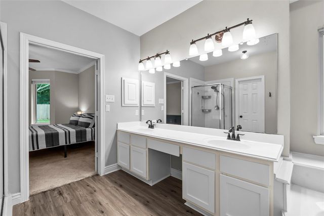 2111 Village Dale Avenue, Houston, TX 77059