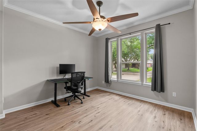 2111 Village Dale Avenue, Houston, TX 77059