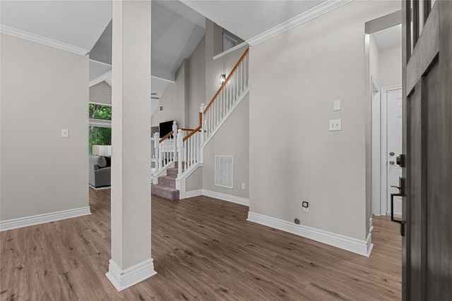 2111 Village Dale Avenue, Houston, TX 77059
