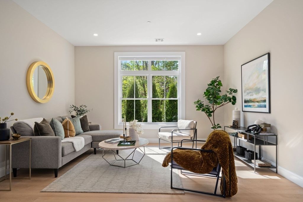 7 Cross St 303, Wilmington, MA 01887