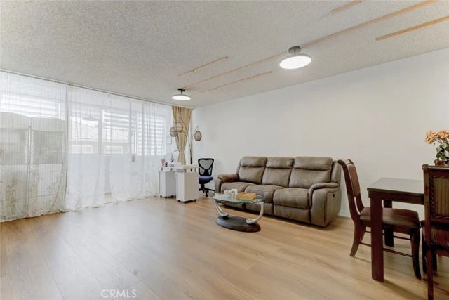 125 W Mountain Street 216, Glendale, CA 91202