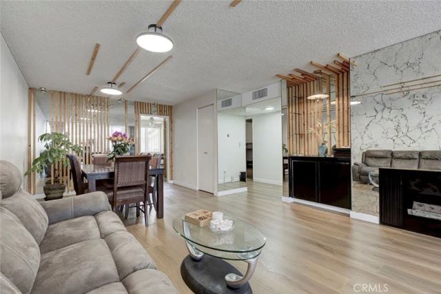125 W Mountain Street 216, Glendale, CA 91202
