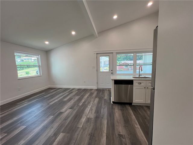 428 Parker St, Shaler, PA 15209