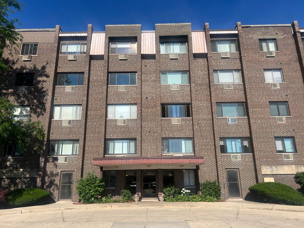 4623 N Chester Avenue 110, Chicago, IL 60656