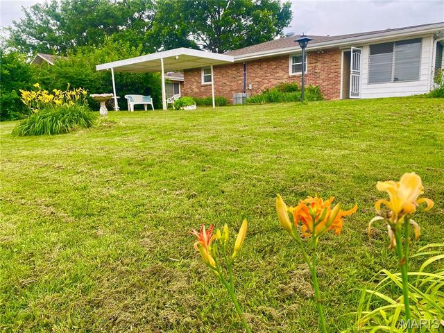 9108 Brownridge Drive, Overland, MO 63114