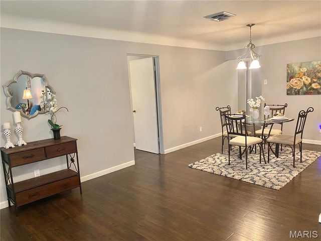 9108 Brownridge Drive, Overland, MO 63114
