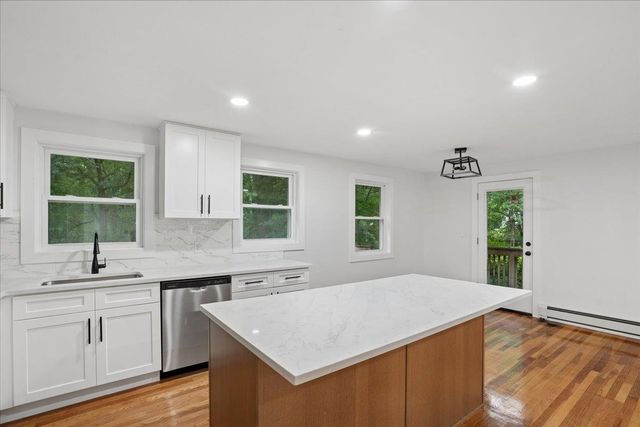 6 Horseshoe Lane, Londonderry, NH 03053
