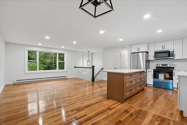 6 Horseshoe Lane, Londonderry, NH 03053