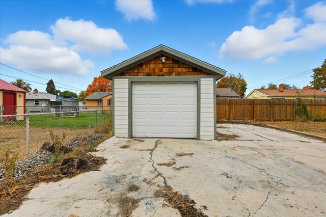 2824 E Marshall Ave, Spokane, WA 99207