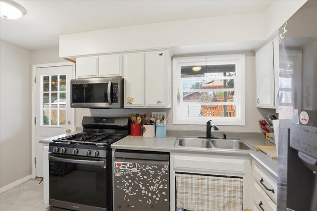 2824 E Marshall Ave, Spokane, WA 99207