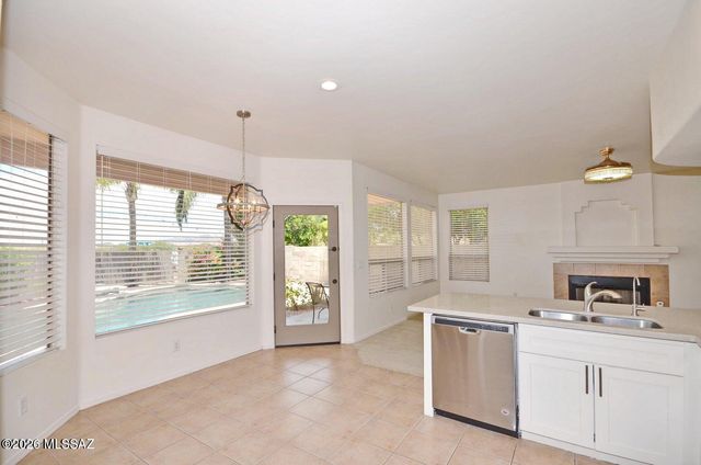 11281 N Chynna Rose Place, Tucson, AZ 85737