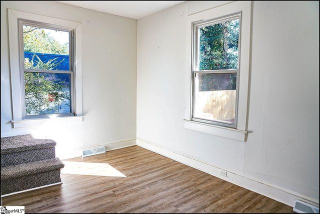 3 21st Street, Greenville, SC 29611