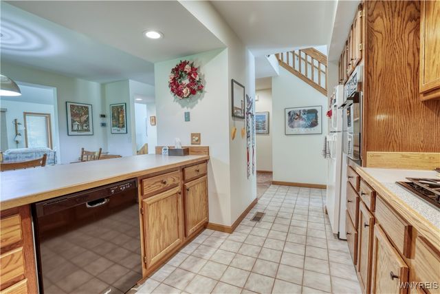 19 Snowpine, Great Valley, NY 14741