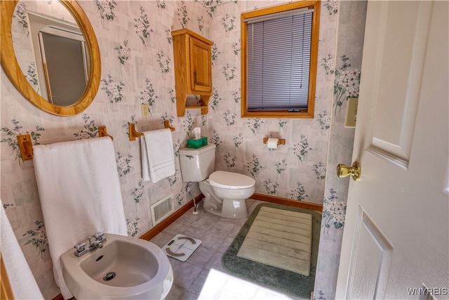 19 Snowpine, Great Valley, NY 14741