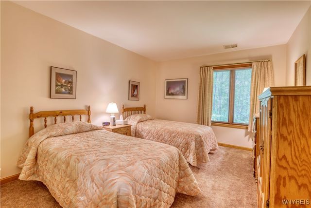 19 Snowpine, Great Valley, NY 14741