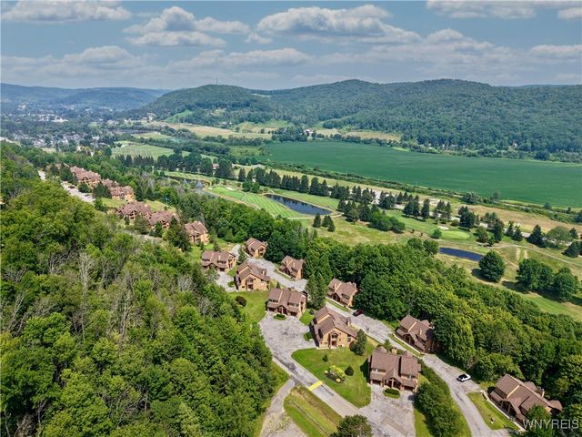 19 Snowpine, Great Valley, NY 14741