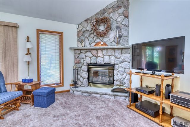 19 Snowpine, Great Valley, NY 14741