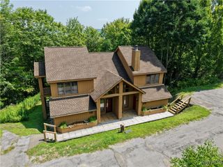 19 Snowpine, Great Valley, NY 14741