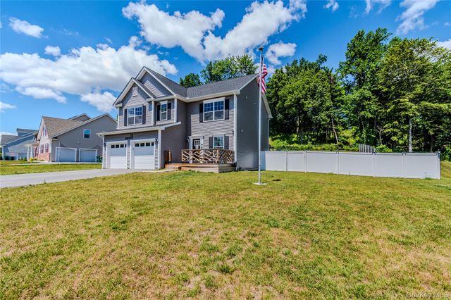 211 Ridgeline Drive, Poughkeepsie, NY 12603