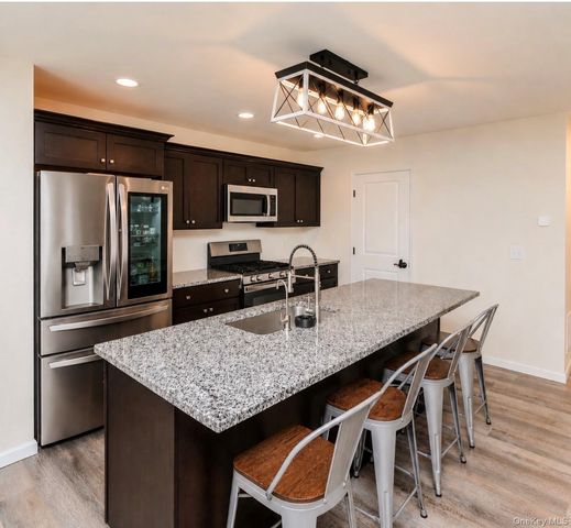 211 Ridgeline Drive, Poughkeepsie, NY 12603