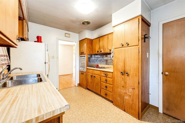 2301 S Saint Paul Street, Denver, CO 80210