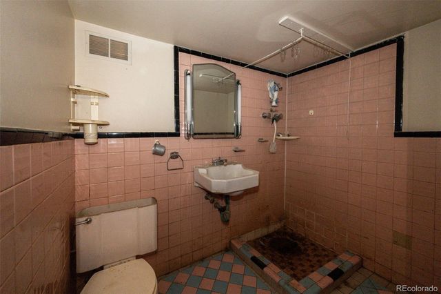 2301 S Saint Paul Street, Denver, CO 80210