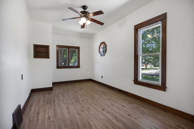 1322 N Prairie Avenue, Joliet, IL 60435