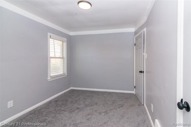 9037 Longacre Street, Detroit, MI 48228