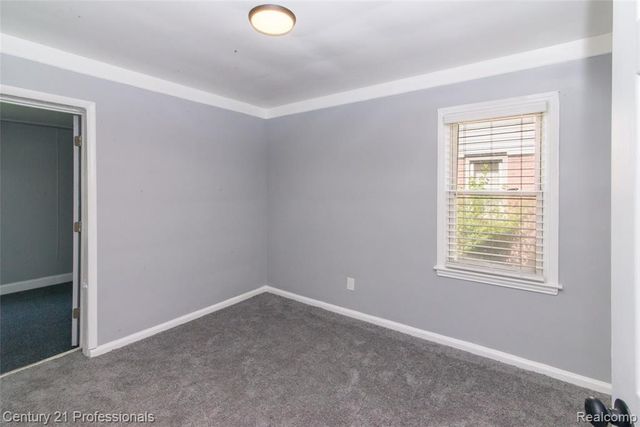 9037 Longacre Street, Detroit, MI 48228