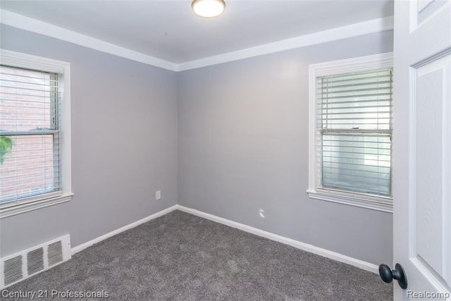 9037 Longacre Street, Detroit, MI 48228