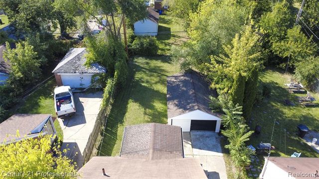 9037 Longacre Street, Detroit, MI 48228