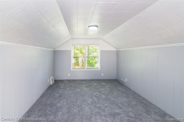 9037 Longacre Street, Detroit, MI 48228