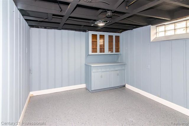 9037 Longacre Street, Detroit, MI 48228