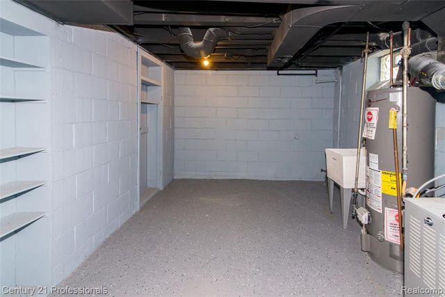 9037 Longacre Street, Detroit, MI 48228