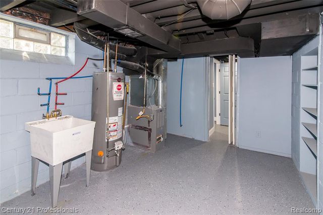 9037 Longacre Street, Detroit, MI 48228