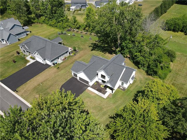 5 Tall Castle Lane, Penfield, NY 14526
