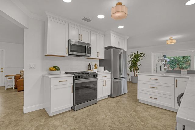 561 Anchorage Drive, North Palm Beach, FL 33408