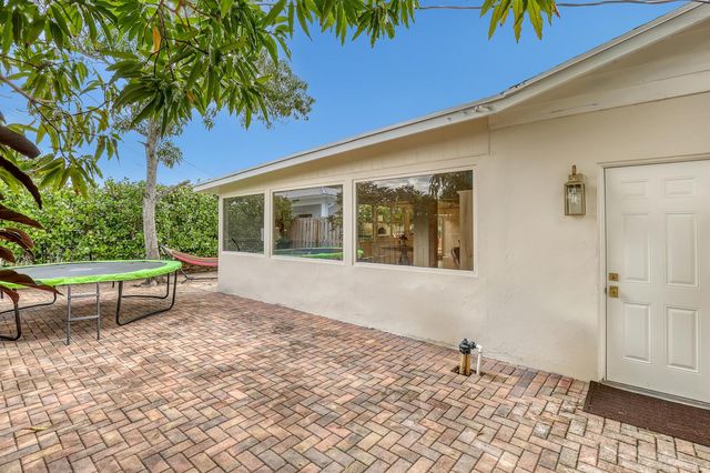 561 Anchorage Drive, North Palm Beach, FL 33408