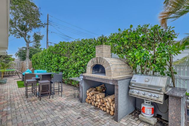 561 Anchorage Drive, North Palm Beach, FL 33408