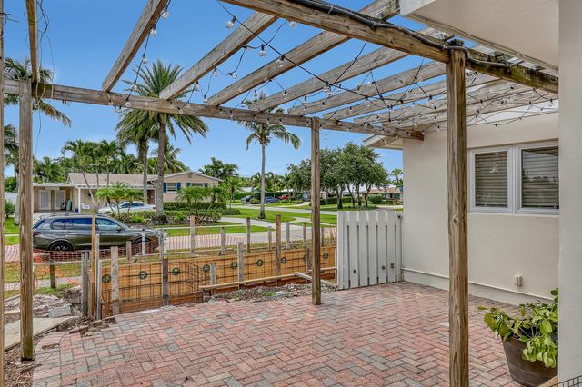 561 Anchorage Drive, North Palm Beach, FL 33408