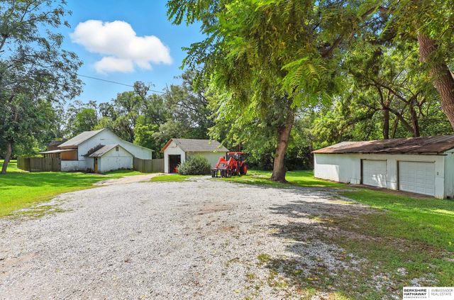 11414 N 76 Plaza, Omaha, NE 68122