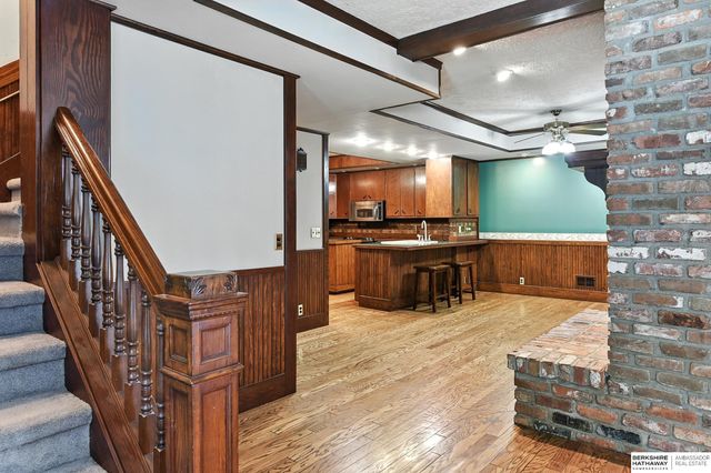 11414 N 76 Plaza, Omaha, NE 68122