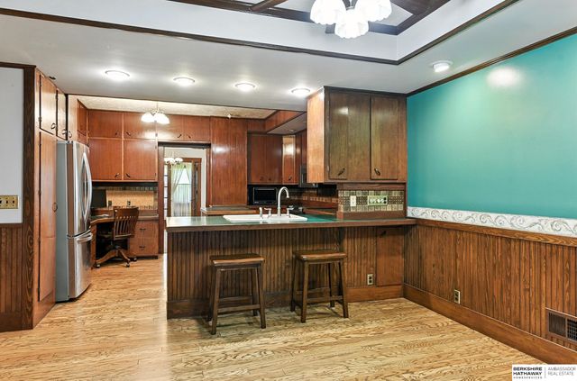 11414 N 76 Plaza, Omaha, NE 68122