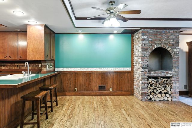 11414 N 76 Plaza, Omaha, NE 68122