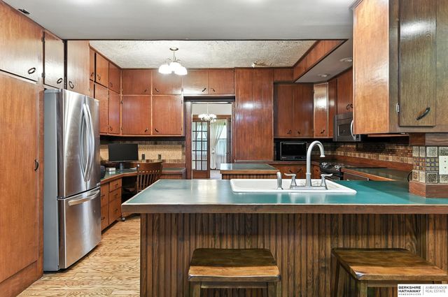 11414 N 76 Plaza, Omaha, NE 68122